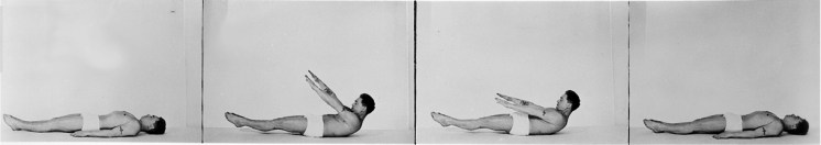 Joseph Pilates executando o exercicio The Hundred do Metodo Pilates em seu livro Return to Life. 